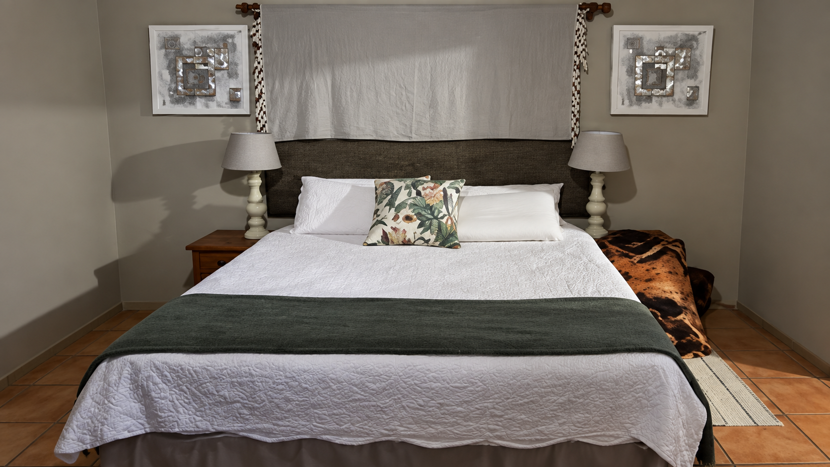 Baby Lodge double bed with green accents