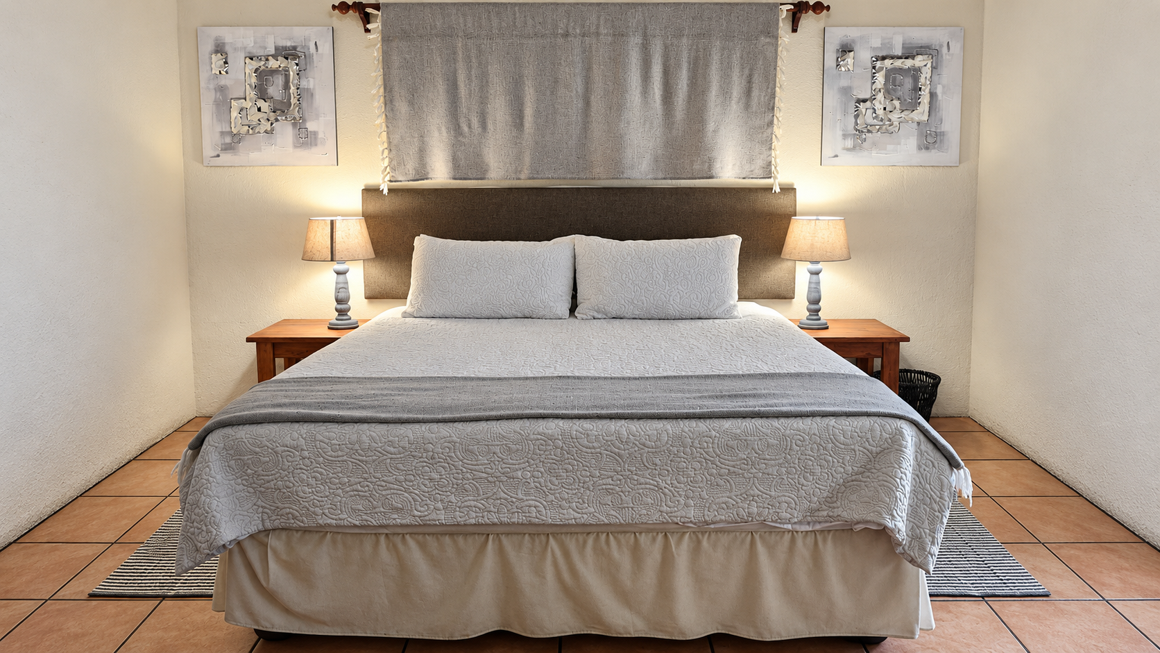 Double bed with bedside lamps
