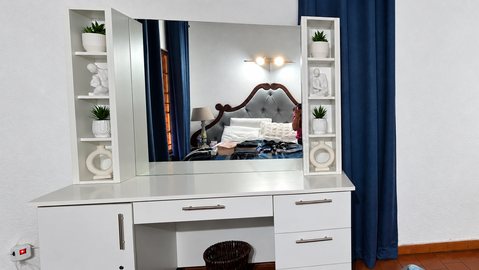 Dressing table in the main bedroom